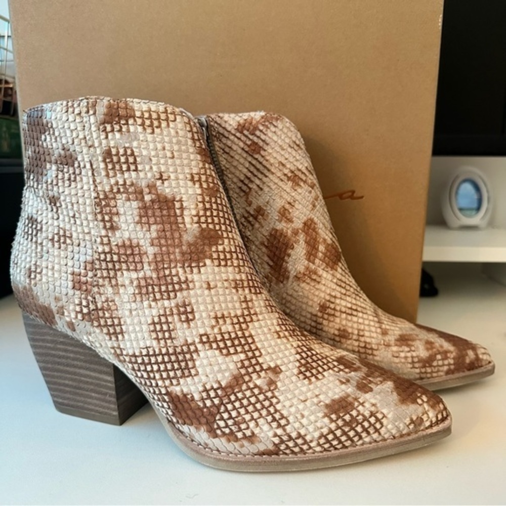 NEW Vintage Havana Real Fur Calf Hair Ankle Boots | Size 9